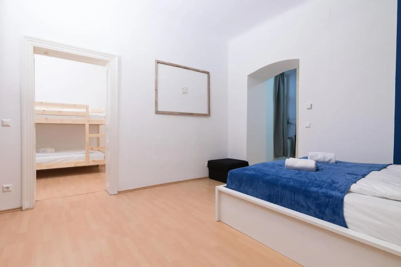 Spacious 2 Bedrooms Apartment In 4Th District Near Karlskirche Vienna