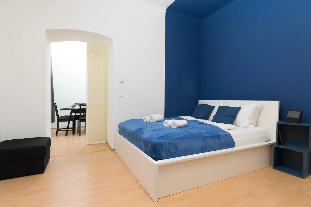 Spacious 2 Bedrooms Apartment In 4Th District Near Karlskirche Vienna Austria