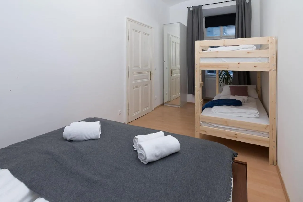 Spacious 2 Bedrooms Apartment In 4Th District Near Karlskirche Vienna