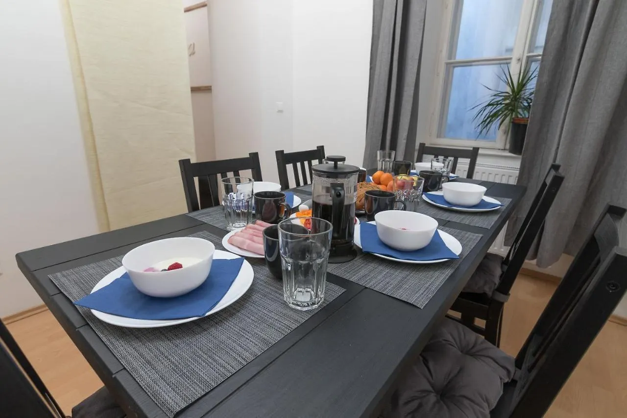 Spacious 2 Bedrooms Apartment In 4Th District Near Karlskirche Vienna