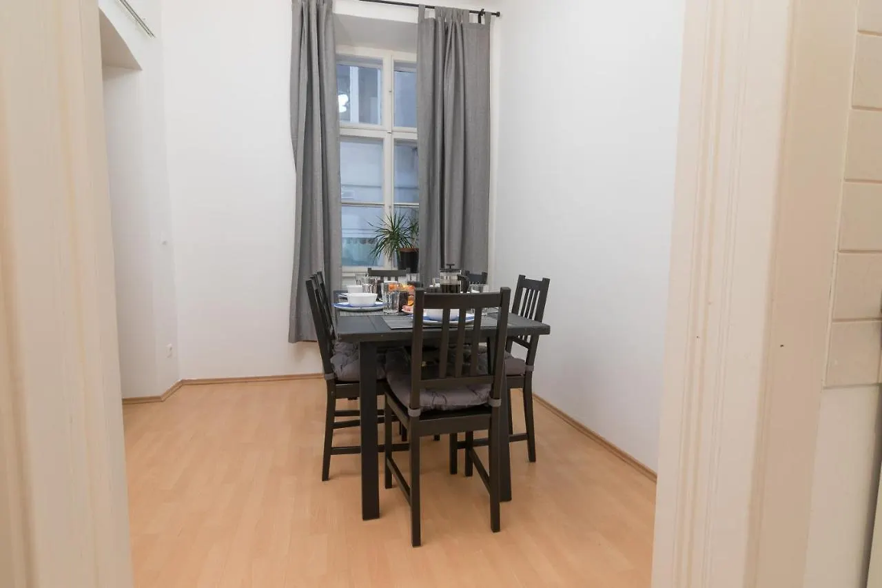 Spacious 2 Bedrooms Apartment In 4Th District Near Karlskirche Vienna